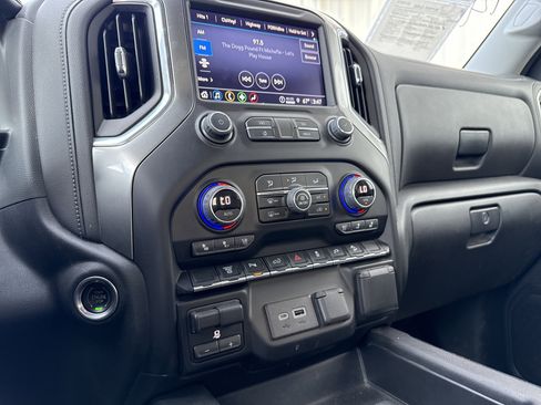 Used 2022 Chevrolet Silverado 2500 LTZ w/ LTZ Plus Package image 22