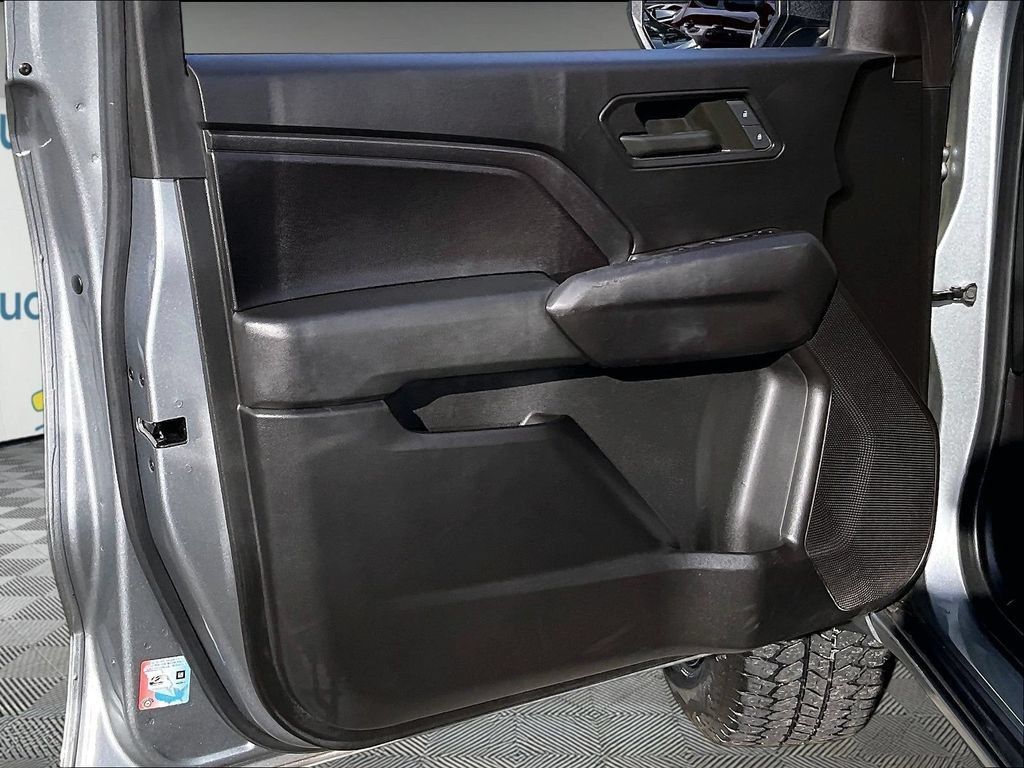 Used 2023 Chevrolet Colorado Trail Boss AWD/4WD image 9