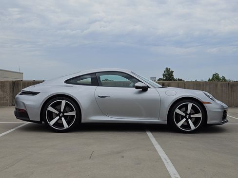 Certified 2026 Porsche 911 Carrera RWD image 9