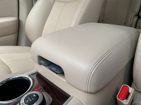 Used 2016 Nissan Pathfinder SL AWD/4WD image 24