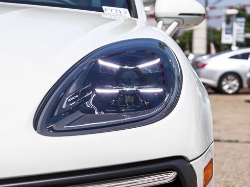 Used 2024 Porsche Macan AWD/4WD image 4