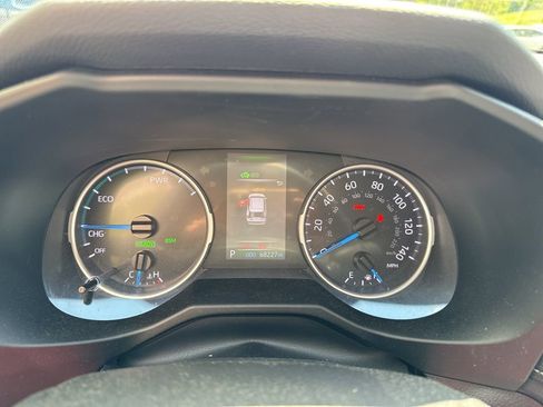 Used 2021 Toyota RAV4 XLE w/ Convenience Package image 6