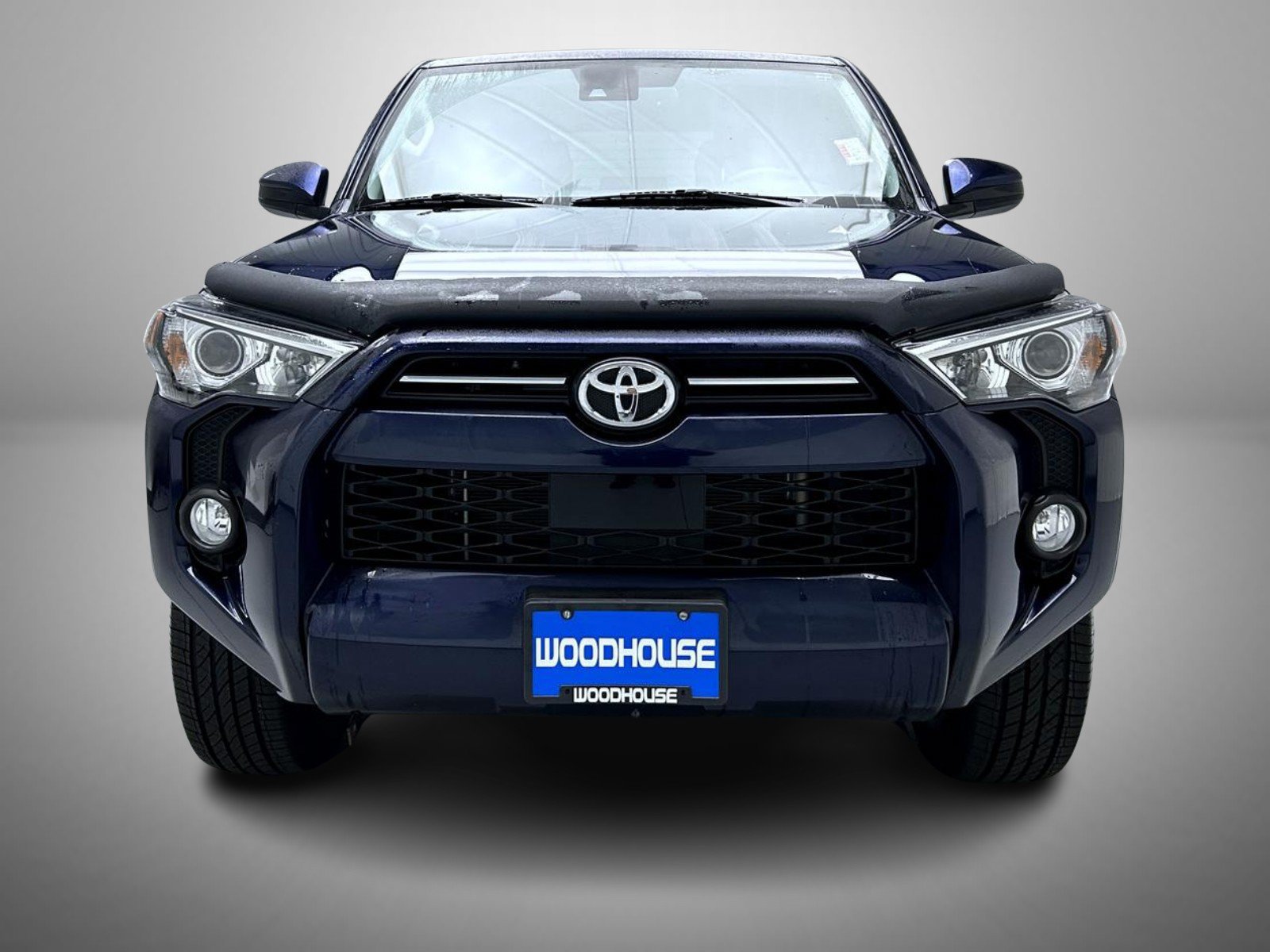Used 2020 Toyota 4Runner SR5 AWD/4WD image 2