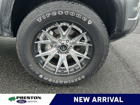 Used 2024 GMC Canyon Denali AWD/4WD image 8
