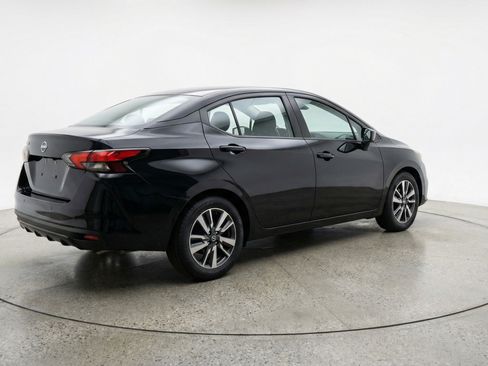 Used 2025 Nissan Versa SV image 9