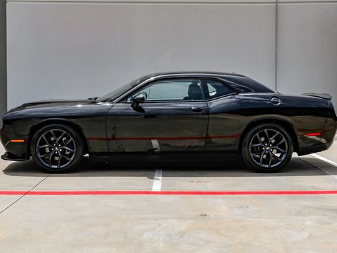 Used 2021 Dodge Challenger GT w/ Blacktop Package RWD image 11