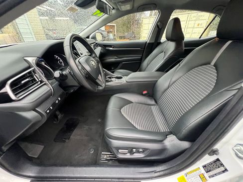 Used 2024 Toyota Camry SE image 10