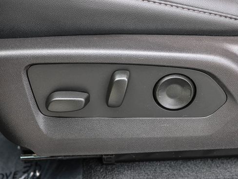 Used 2025 Chevrolet Colorado LT w/ LT Convenience Package image 20