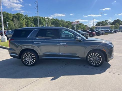 Used 2024 Hyundai Palisade Calligraphy image 9