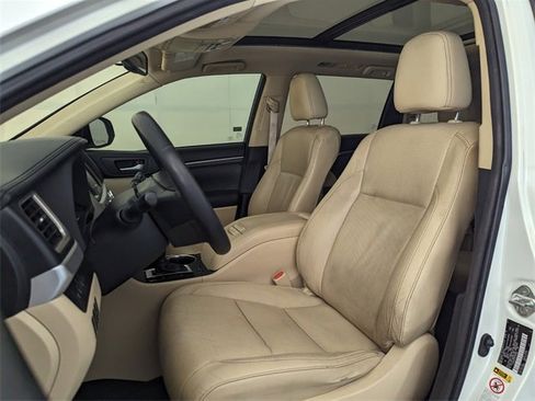 Used 2015 Toyota Highlander Limited image 5