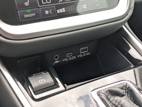 Used 2025 Subaru Outback Onyx Edition AWD/4WD image 21