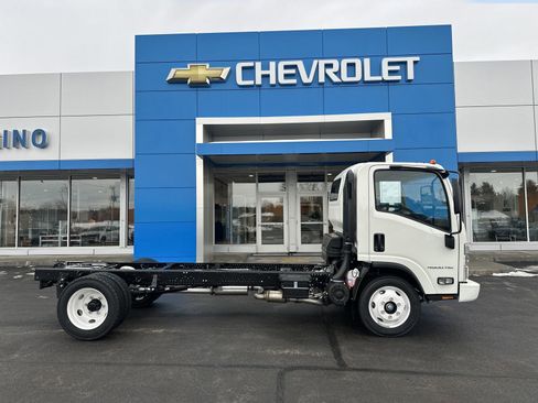 New 2025 Chevrolet Low Cab Forward image 1