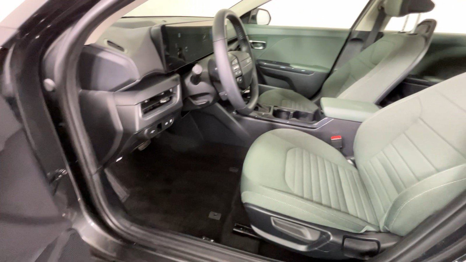 Used 2025 Kia K4 EX FWD image 28