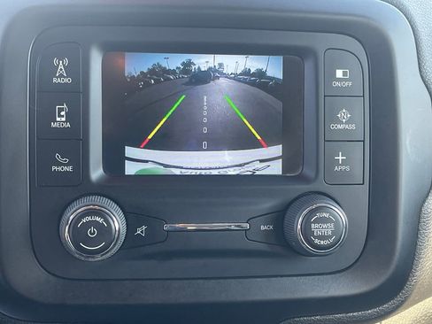 Used 2016 Jeep Renegade Limited FWD image 24
