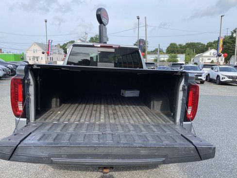 Used 2023 GMC Sierra 1500 AT4 w/ AT4 Premium Package AWD/4WD image 3