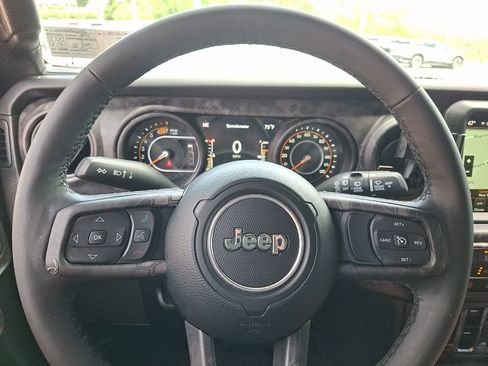 Used 2023 Jeep Wrangler Unlimited Sport AWD/4WD image 21