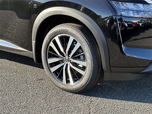 New 2025 Nissan Pathfinder Platinum w/ Cargo Package image 7