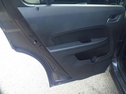 Used 2017 Chevrolet Equinox LT w/ Convenience Package image 23