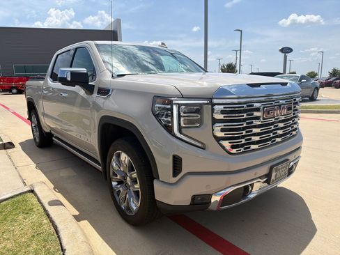 Used 2026 GMC Sierra 1500 Denali w/ Denali Reserve Package AWD/4WD image 1