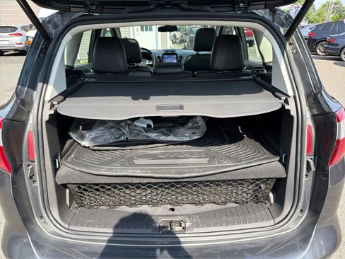 Used 2016 Ford C-MAX Energi SEL w/ Equipment Group 302A FWD image 11
