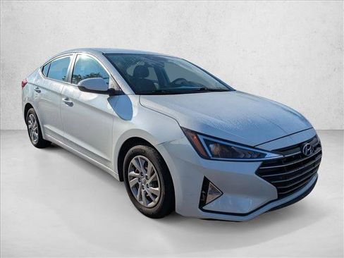 Used 2019 Hyundai Elantra SE w/ Cargo Package FWD image 3