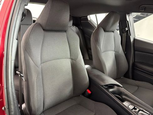 Used 2018 Toyota C-HR XLE image 23