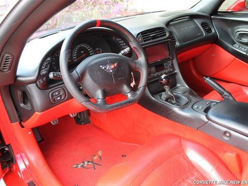Used 2001 Chevrolet Corvette Coupe w/ Preferred Equipment Group2 RWD image 18