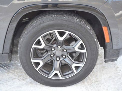 Used 2024 Jeep Wagoneer Series III image 9