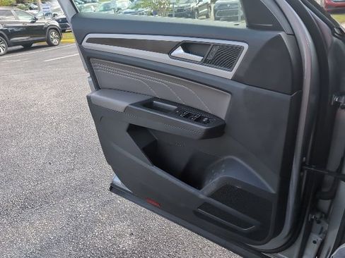 Used 2022 Volkswagen Atlas SE image 23
