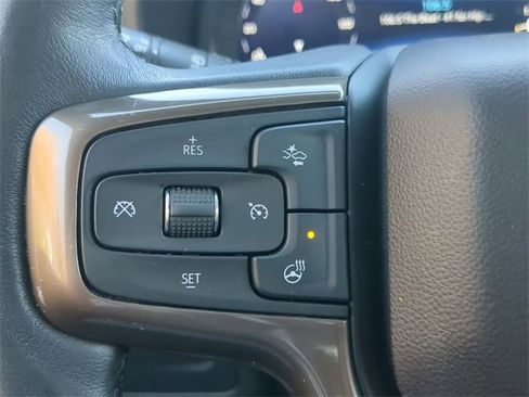 Used 2022 Chevrolet Suburban High Country image 25