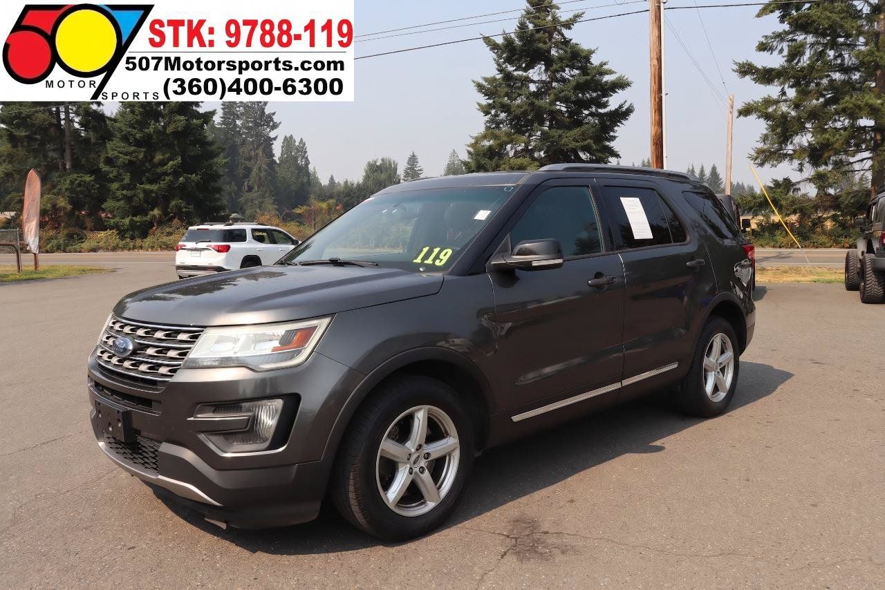 Used 2016 Ford Explorer XLT AWD/4WD image 2