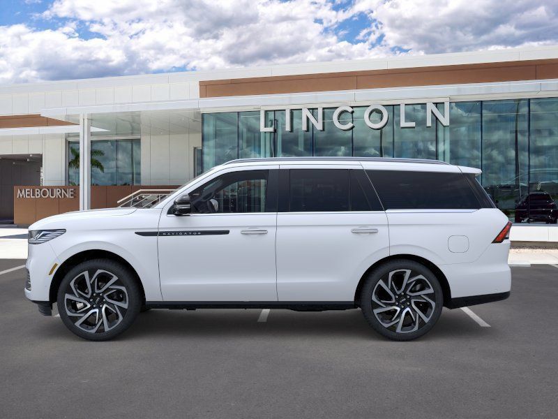 New 2026 Lincoln Navigator Black Label AWD/4WD image 3