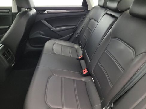 Used 2020 Volkswagen Passat 2.0T R-Line FWD image 18