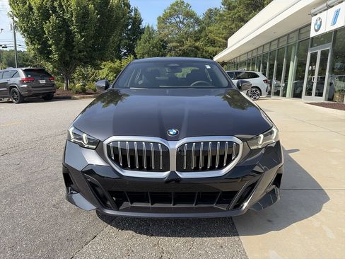 Used 2027 BMW 530i w/ M Sport Package RWD image 3