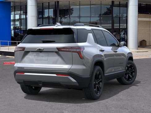 New 2026 Chevrolet Equinox LT image 4