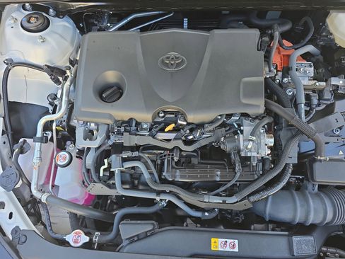Used 2025 Toyota Camry SE w/ Convenience Package FWD image 30
