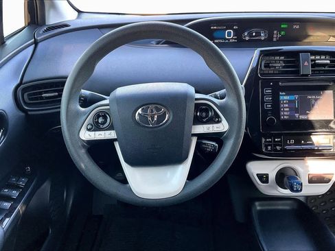 Used 2017 Toyota Prius Two image 6