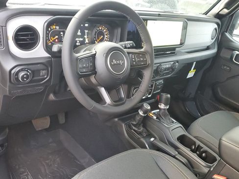 New 2025 Jeep Gladiator Sport AWD/4WD image 18