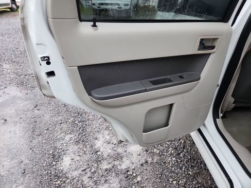 Used 2009 Mercury Mariner Premier image 27