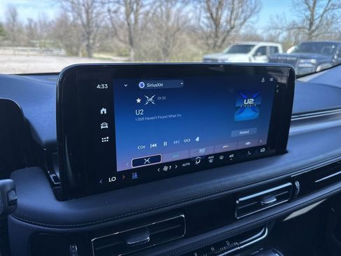 Used 2025 Lincoln Aviator Premiere w/ Equipment Group 101A image 16