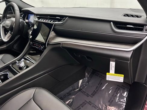 New 2025 Jeep Grand Cherokee L Limited image 18