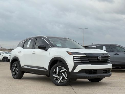 New 2026 Nissan Kicks SV w/ SV Premium Package image 2