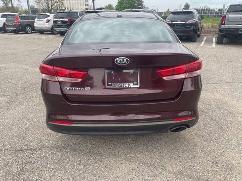 Used 2017 Kia Optima LX w/ Convenience Plus Package FWD image 4