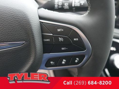 New 2026 Chrysler Pacifica Select image 30