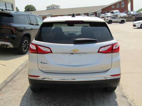Used 2021 Chevrolet Equinox LT w/ LPO, Cargo Package AWD/4WD image 4