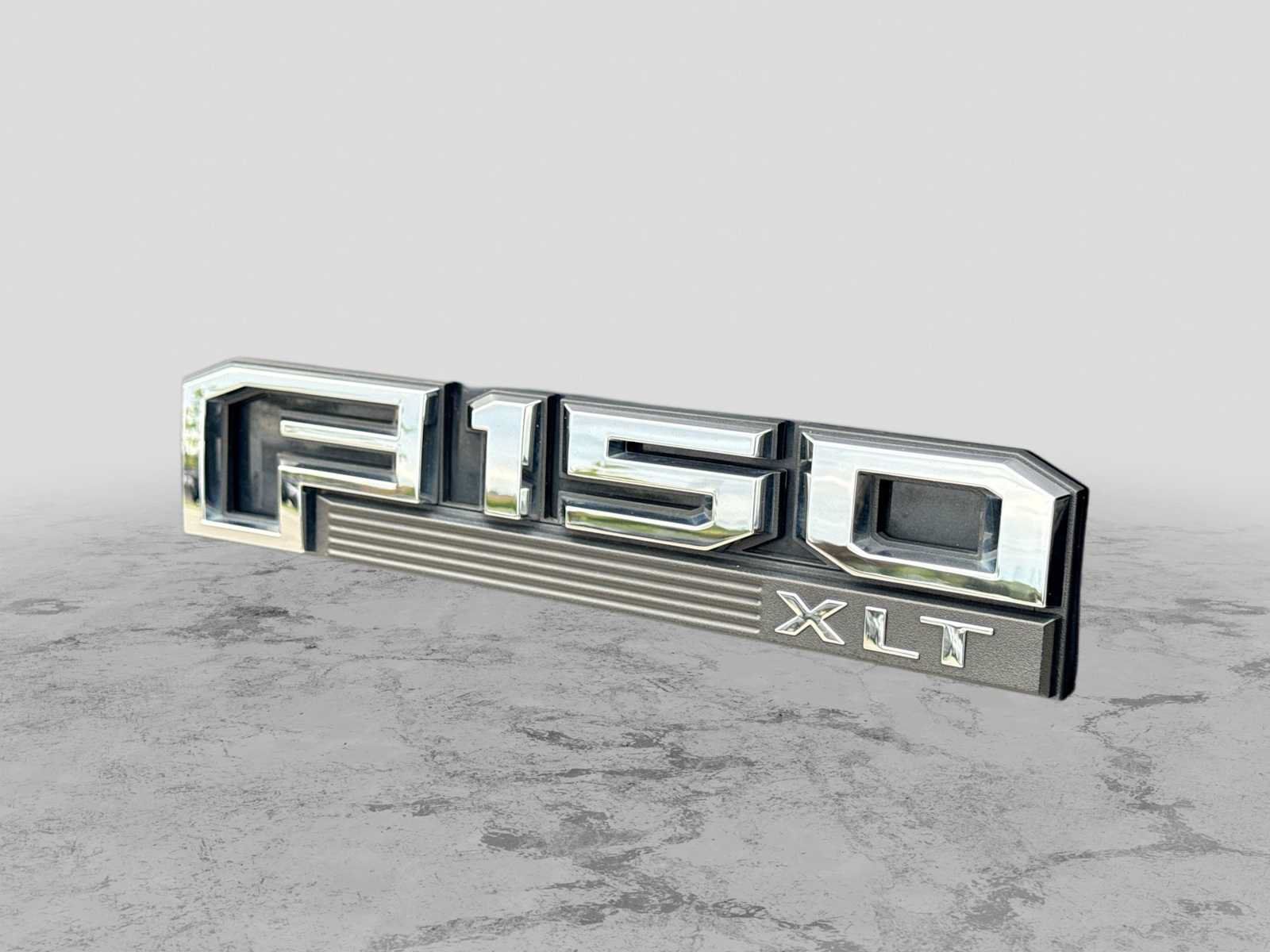 Used 2015 Ford F150 XLT w/ Equipment Group 302A Luxury AWD/4WD image 12