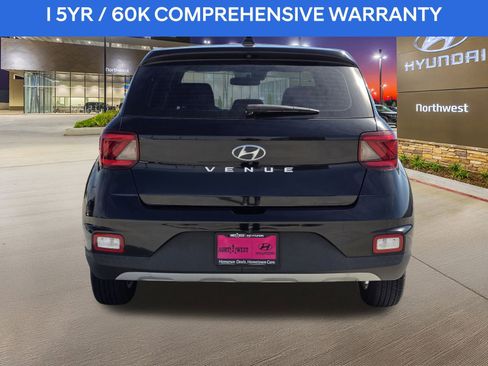 Certified 2022 Hyundai Venue SE w/ Cargo Package image 8