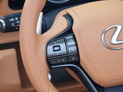 Used 2021 Lexus LC 500 Convertible w/ Touring Package RWD image 18