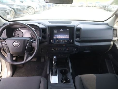 Used 2022 Nissan Frontier S RWD image 11