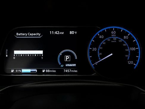 Used 2023 Nissan Leaf S image 21